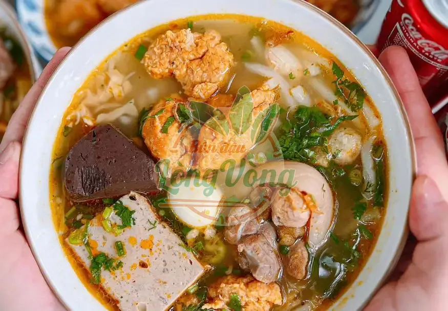 quan-banh-canh-ghe-o-vinh-2