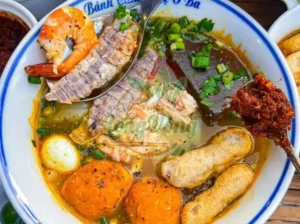 quan-banh-canh-ghe-o-vinh