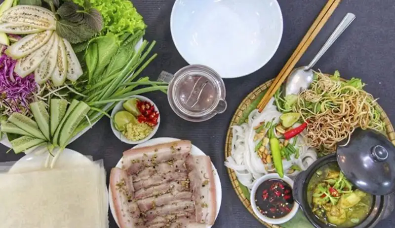 quan-banh-trang-cuon-thit-heo-o-vinh-2