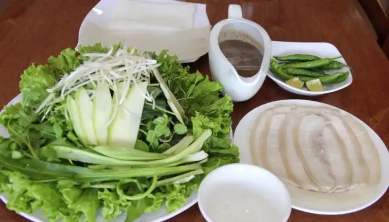 quan-banh-trang-cuon-thit-heo-o-vinh-4