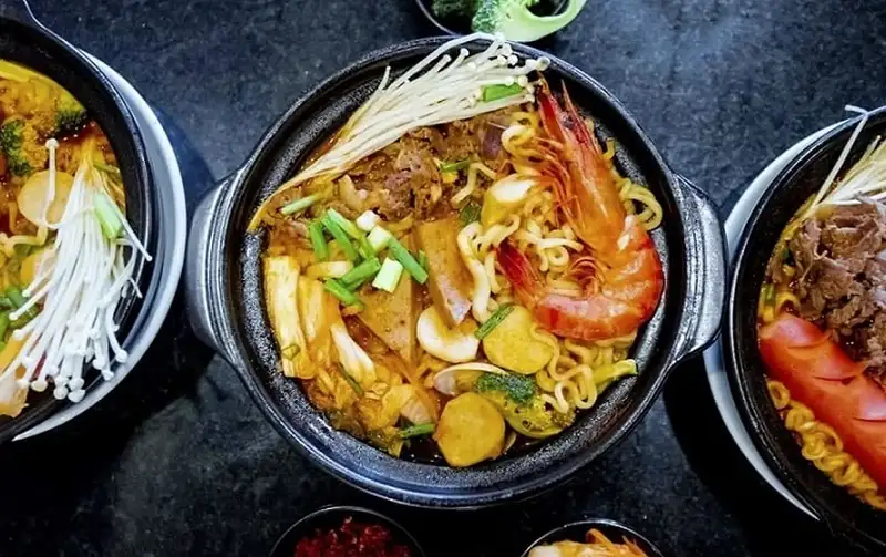 quan-mi-cay-o-vinh